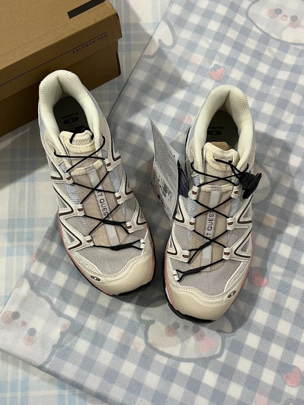 Salomon XT-Quest Outdoor Hiking Shoes (Off-White/Light Pink)